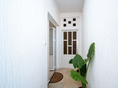 Apartment Two bedroom apartment with terrace and sea view Kampor, Rab A-5056-a - Outdoor photo 9