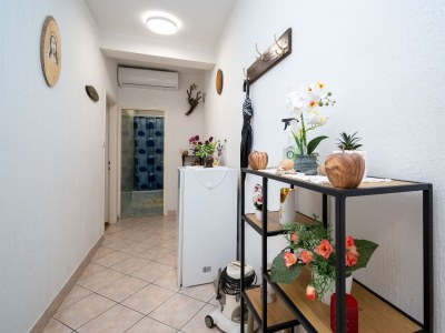 Apartment Two bedroom apartment with terrace and sea view Kampor, Rab A-5056-a - Outdoor photo 34