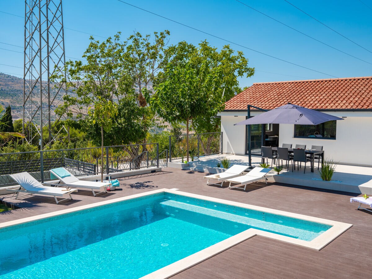 Villa Villa Florinda with Pool and Gym near Split - Outdoor photo 4