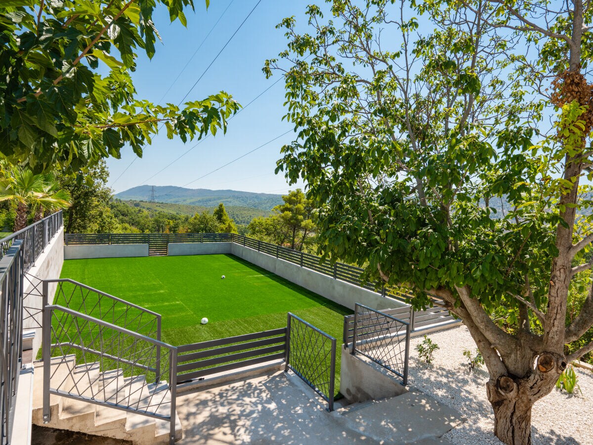 Villa Villa Florinda with Pool and Gym near Split - Outdoor photo 5