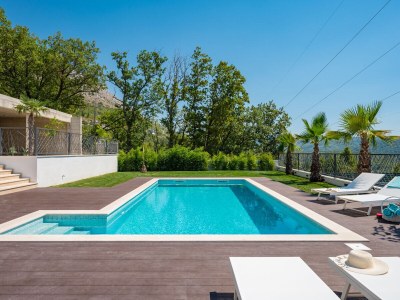 Villa Villa Florinda with Pool and Gym near Split - Outdoor photo 10