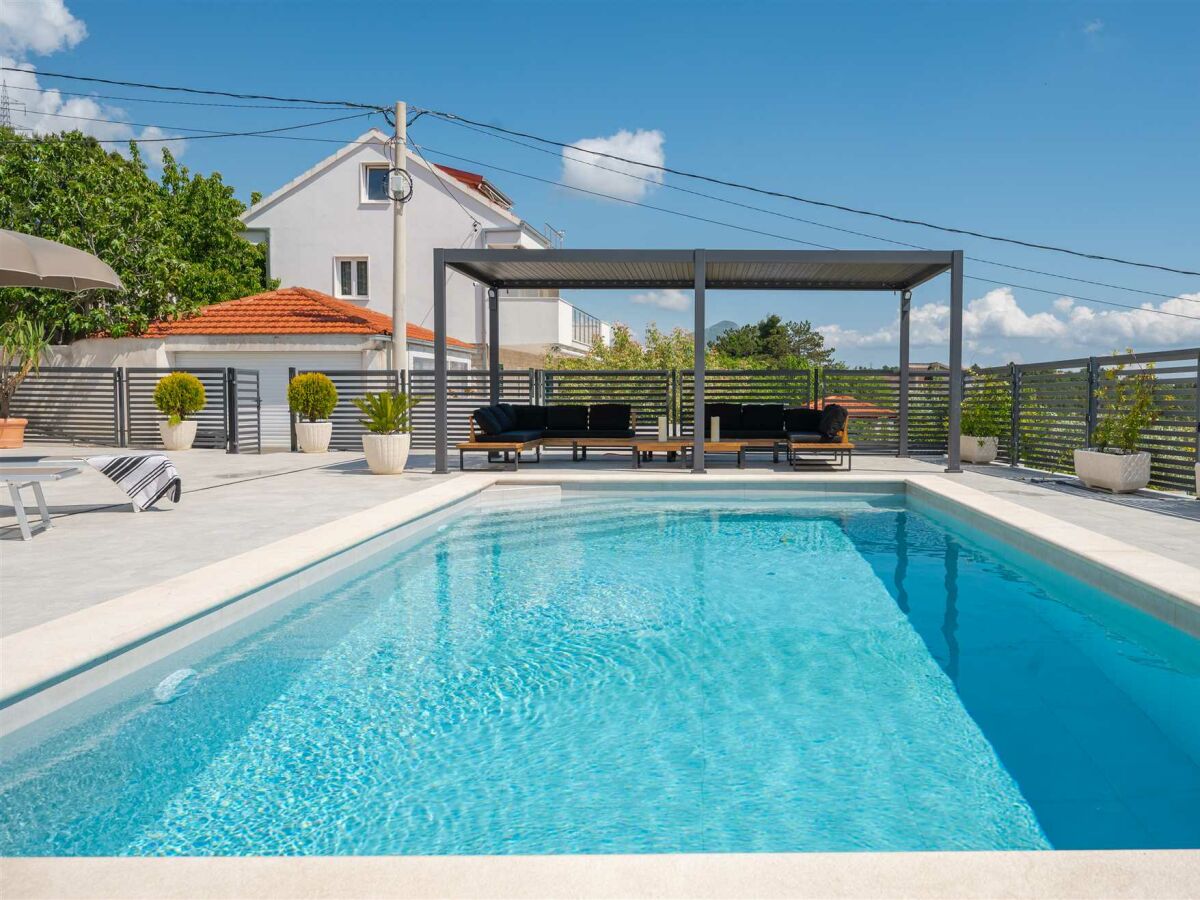 Villa NEW! Villa Magnolia with 41 sqm pool, Jacuzzi, 8km from sea - Outdoor photo 2