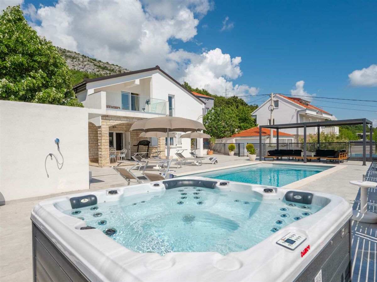 Villa NEW! Villa Magnolia with 41 sqm pool, Jacuzzi, 8km from sea - Outdoor photo 3