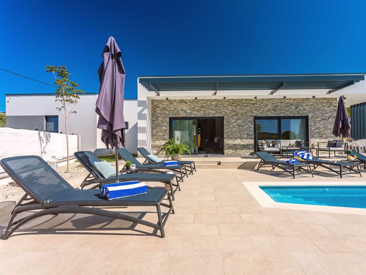 Villa Villa Casa Mia Luxury Retreat with Heated Pool