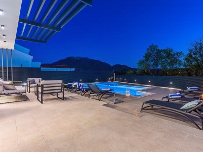 Villa Villa Casa Mia Luxury Retreat with Heated Pool - Outdoor photo 2