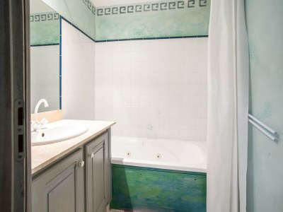 Apartment Villa in Grimaud near Tennis Court & Pool - Features photo 13