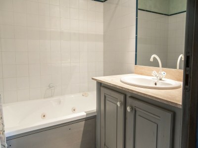 Apartment Studio in Montbrun Castle with Pool - Features photo 19