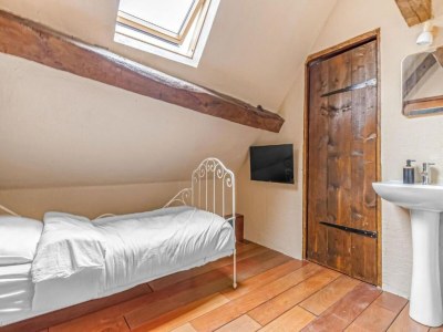 Farmhouse Spacious farmhouse with garden in Val de Loire - Features photo 22