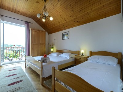 Apartment Oreb Dream Apartments - One Bedroom Apartment with Terrace and Garden View (Apartment 3) - Features photo 2