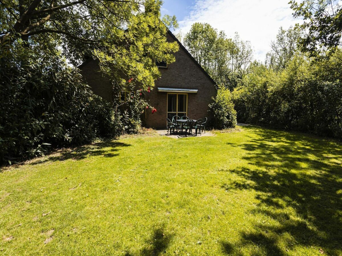 Holiday park Freistehender Bungalow in ruhiger Lage - Outdoor photo 2