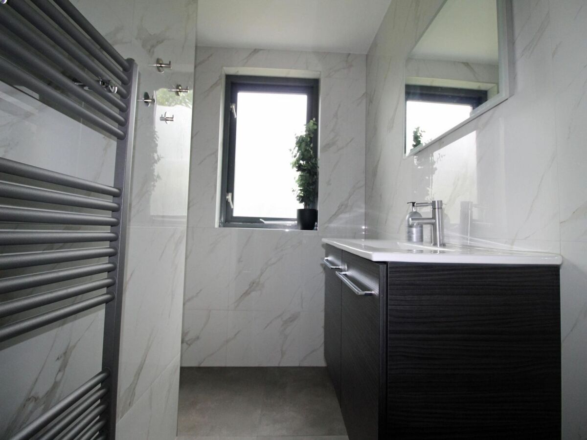 Holiday house Heller Bungalow in ruhiger Parklage - Features photo 4