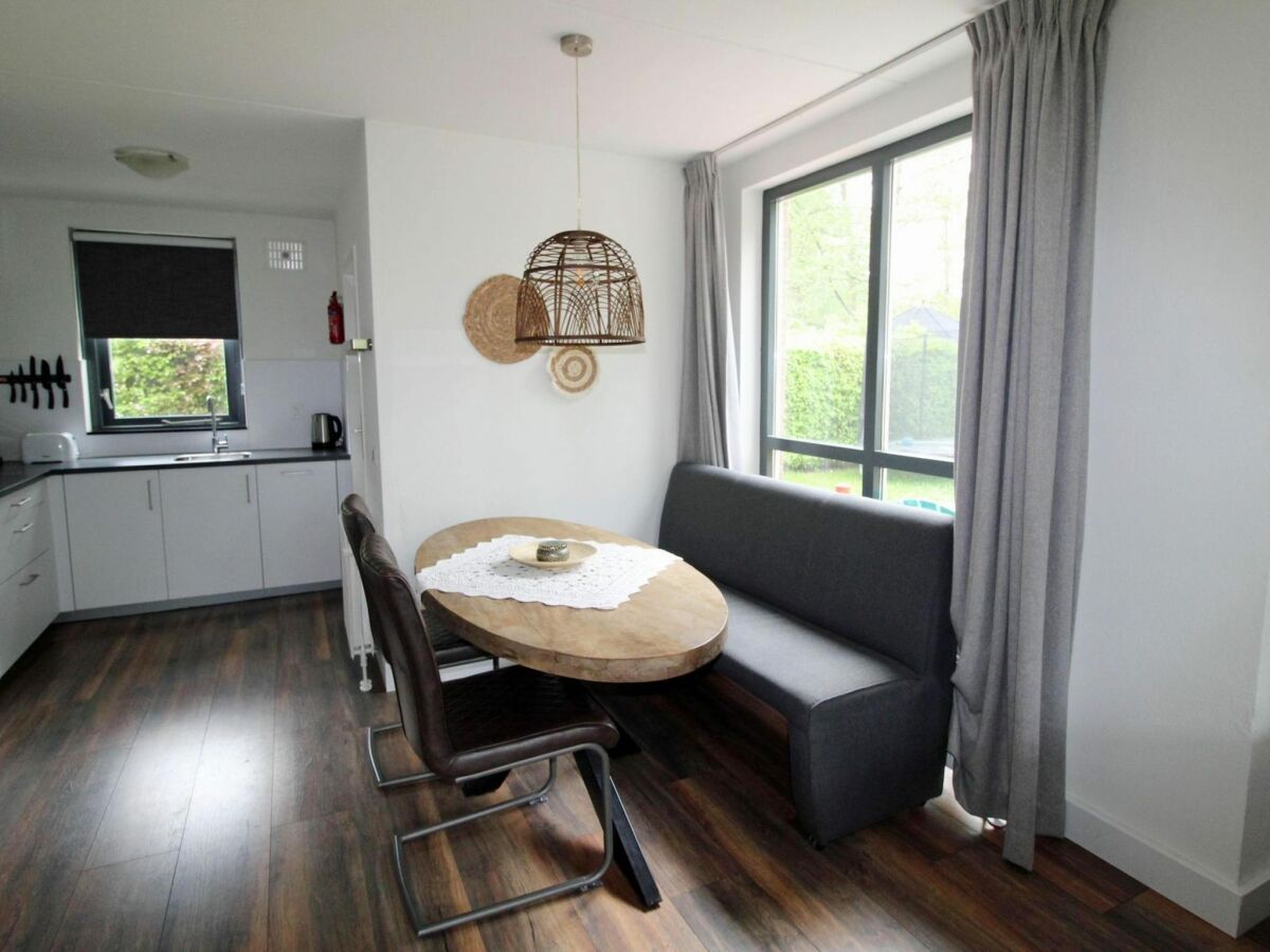 Holiday house Heller Bungalow in ruhiger Parklage - Features photo 5