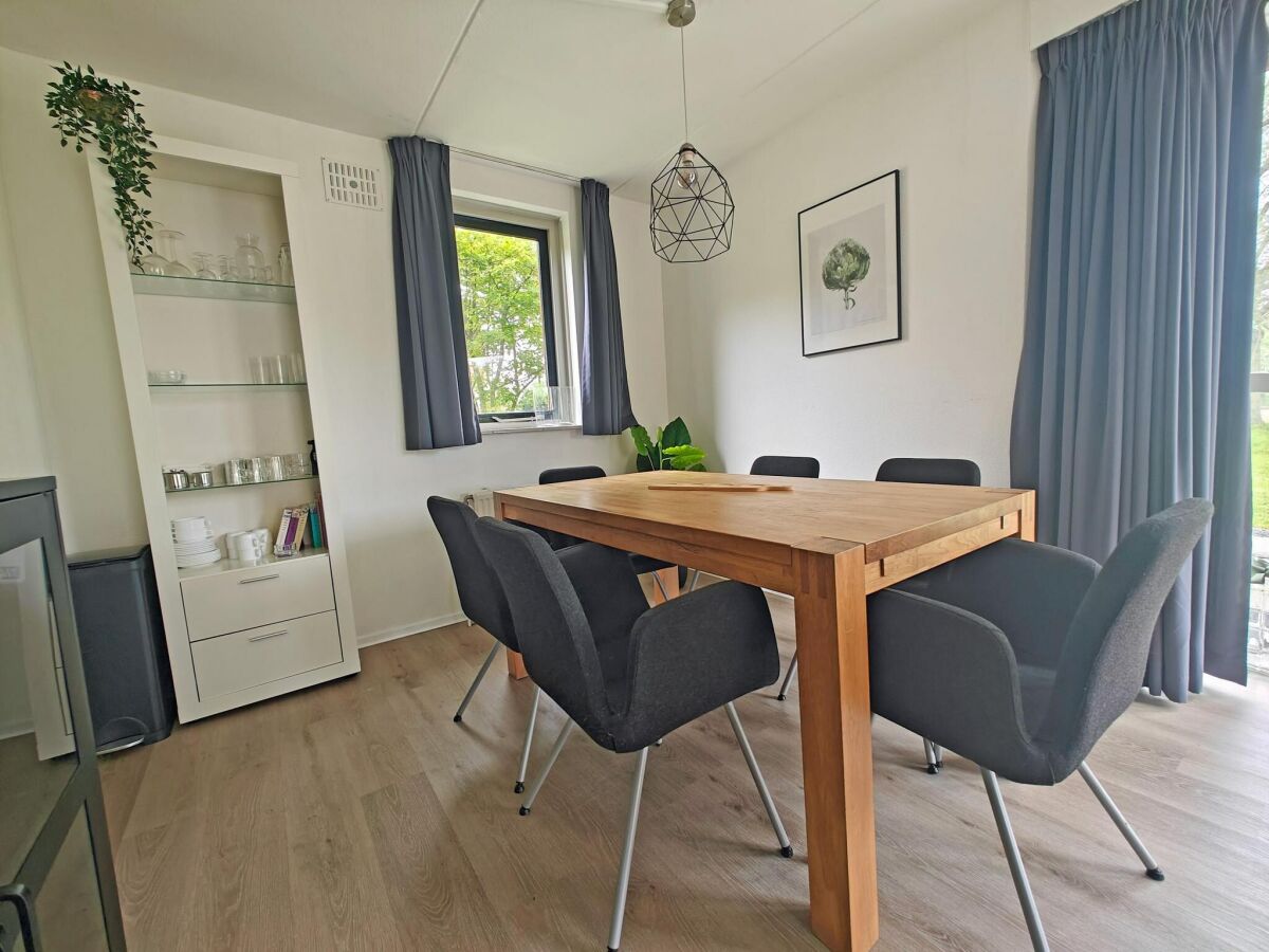 Holiday house Bungalow mit Terrasse und Seeblick - Features photo 5