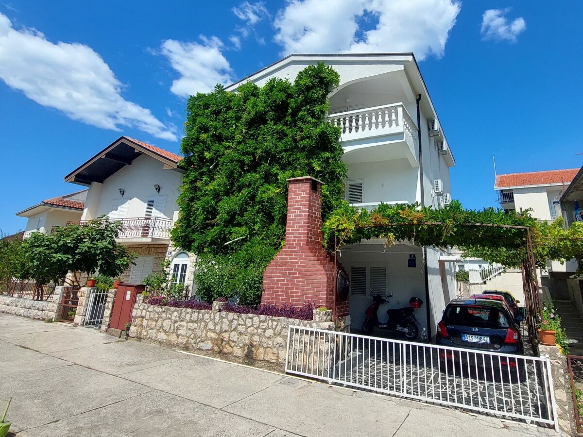 Apartment Two bedroom apartment with terrace and sea view Podaca, Makarska A-312-c