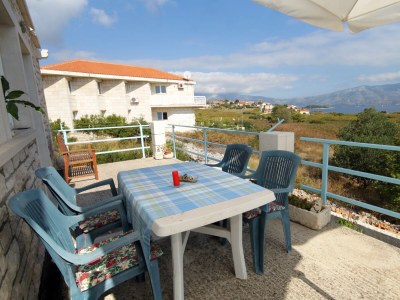 Apartment Two bedroom apartment with terrace and sea view Lumbarda, Korčula A-4376-a in Lumbarda - Apartment