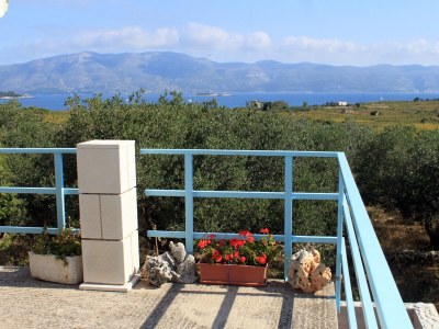 Apartment Two bedroom apartment with terrace and sea view Lumbarda, Korčula A-4376-a - Outdoor photo 6