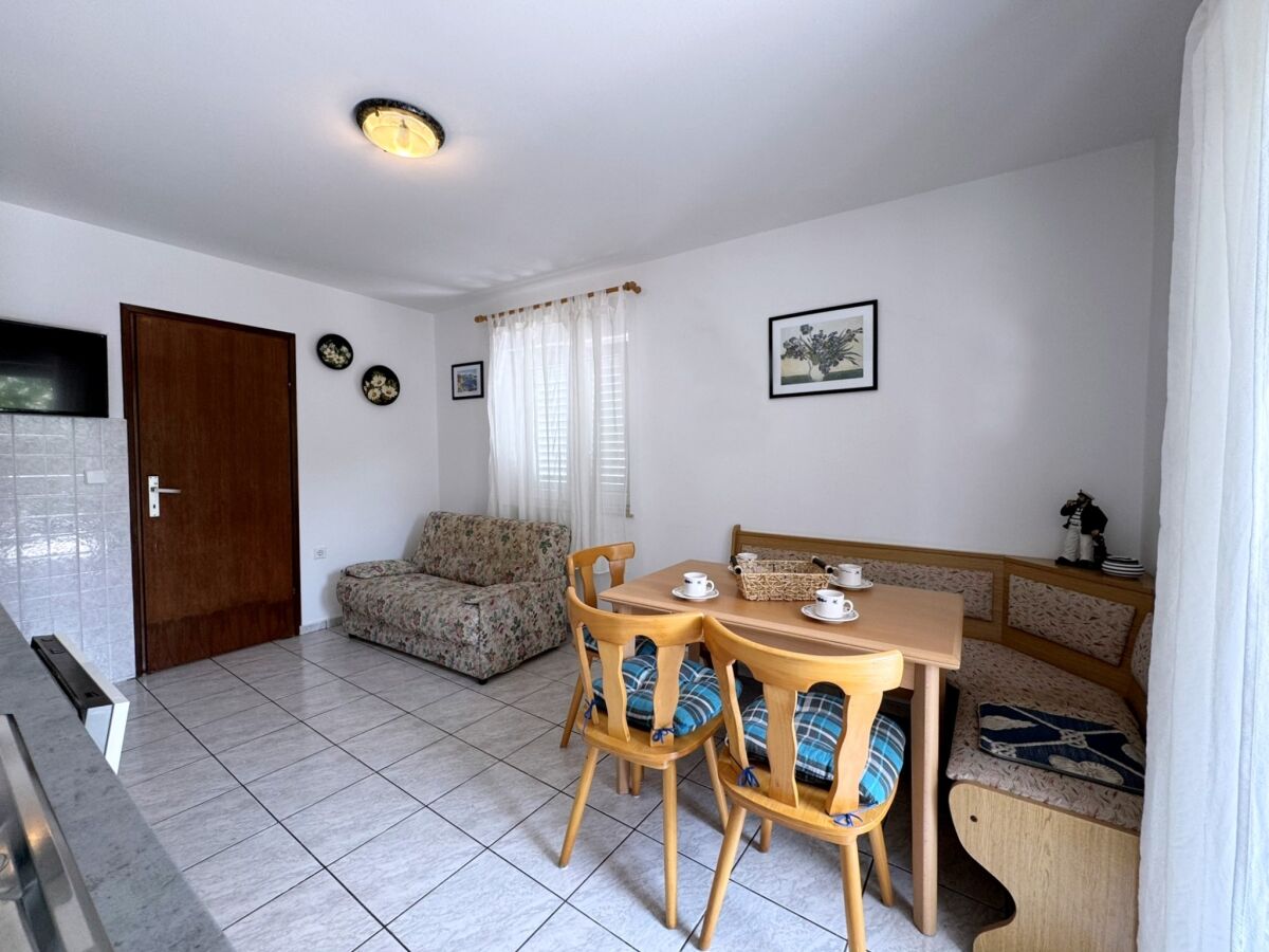 Apartment Two bedroom apartment with terrace Šilo, Krk A-18728-b - Outdoor photo 5