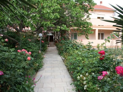 Apartment Two bedroom apartment with terrace Palit, Rab A-5028-a - Outdoor photo 6