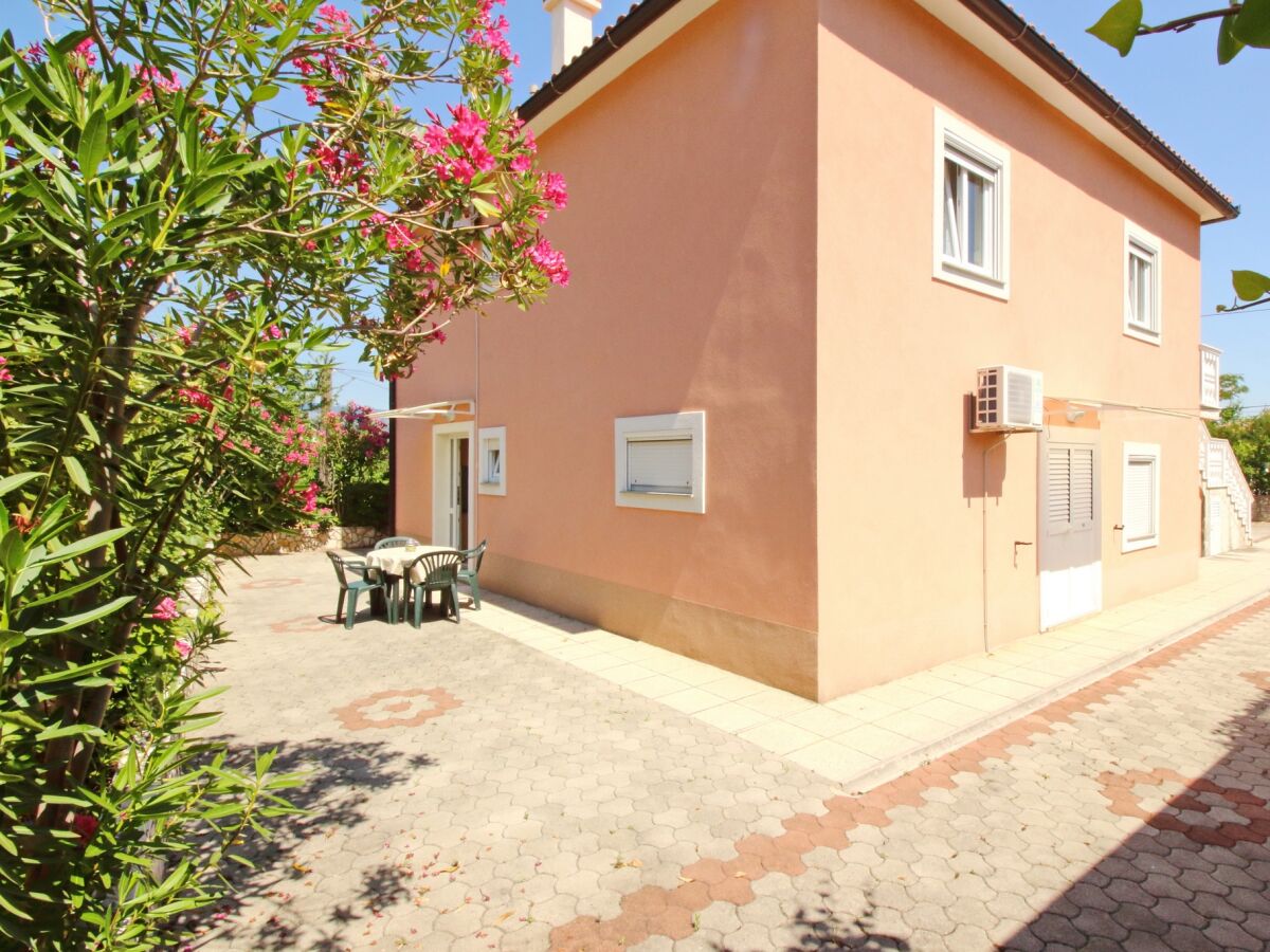 Apartment One bedroom apartment with terrace Šilo, Krk A-18751-a - Outdoor photo 4