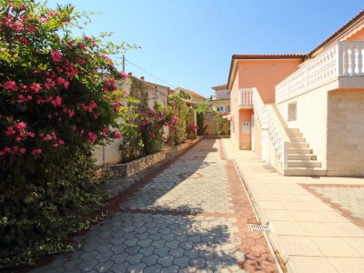 Apartment Three bedroom apartment with terrace Šilo, Krk A-18751-c - Outdoor photo 7