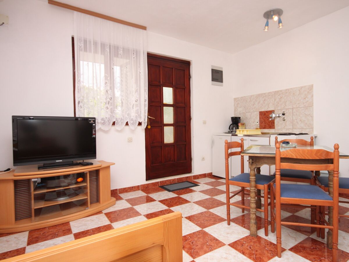 Apartment One bedroom apartment with terrace Starigrad, Paklenica A-6618-a