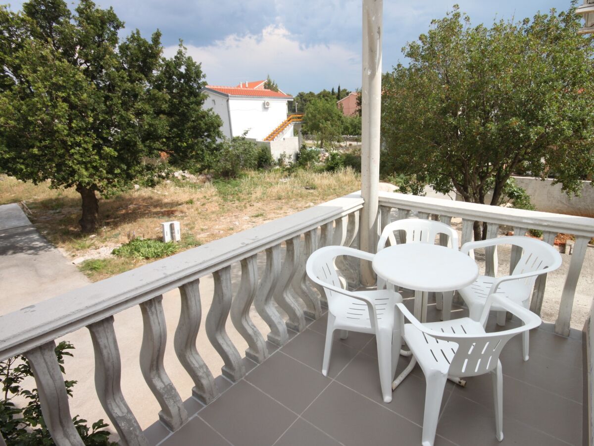 Apartment One bedroom apartment with terrace Starigrad, Paklenica A-6618-b