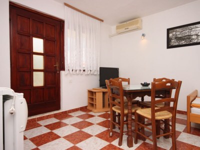 Apartment One bedroom apartment with terrace Starigrad, Paklenica A-6618-b - Outdoor photo 8