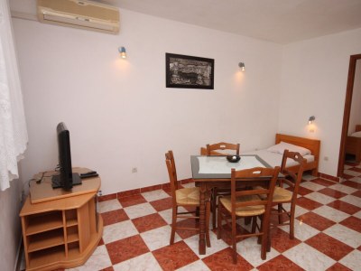Apartment One bedroom apartment with terrace Starigrad, Paklenica A-6618-b - Outdoor photo 9
