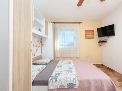 Apartment Two bedroom apartment with terrace and sea view Kaštel Štafilić, Kaštela A-24155-c - Outdoor photo 19