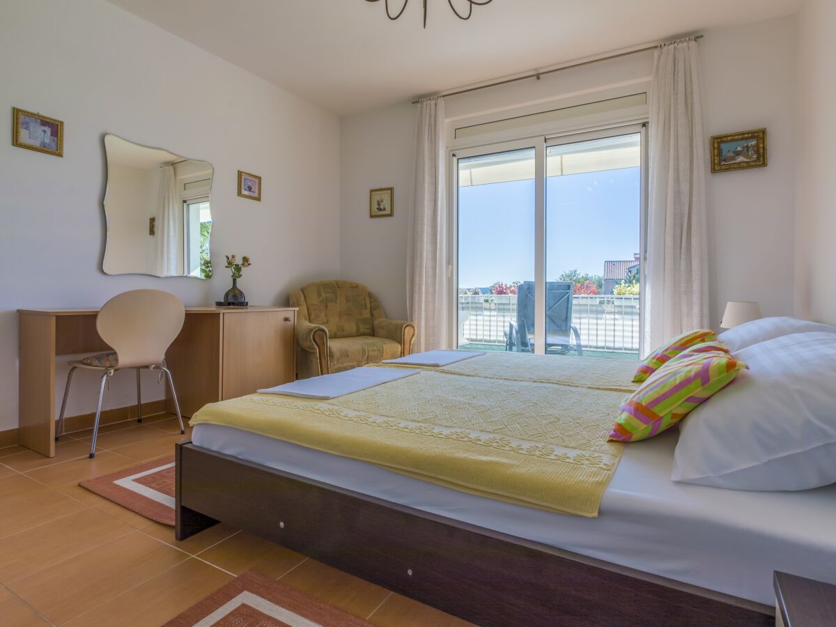 Apartment Apartments by the sea Selce, Crikvenica - 2356