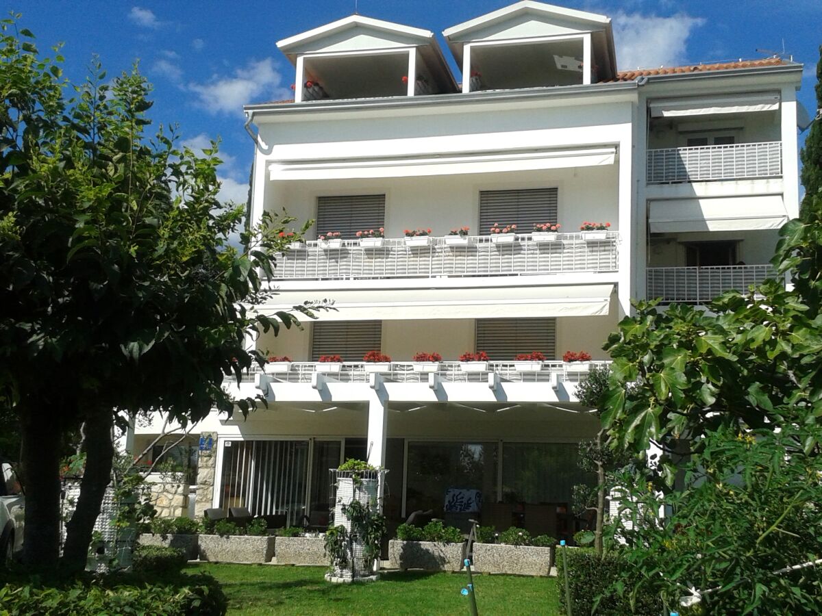 Apartment Apartments by the sea Selce, Crikvenica - 2356 - Outdoor photo 4