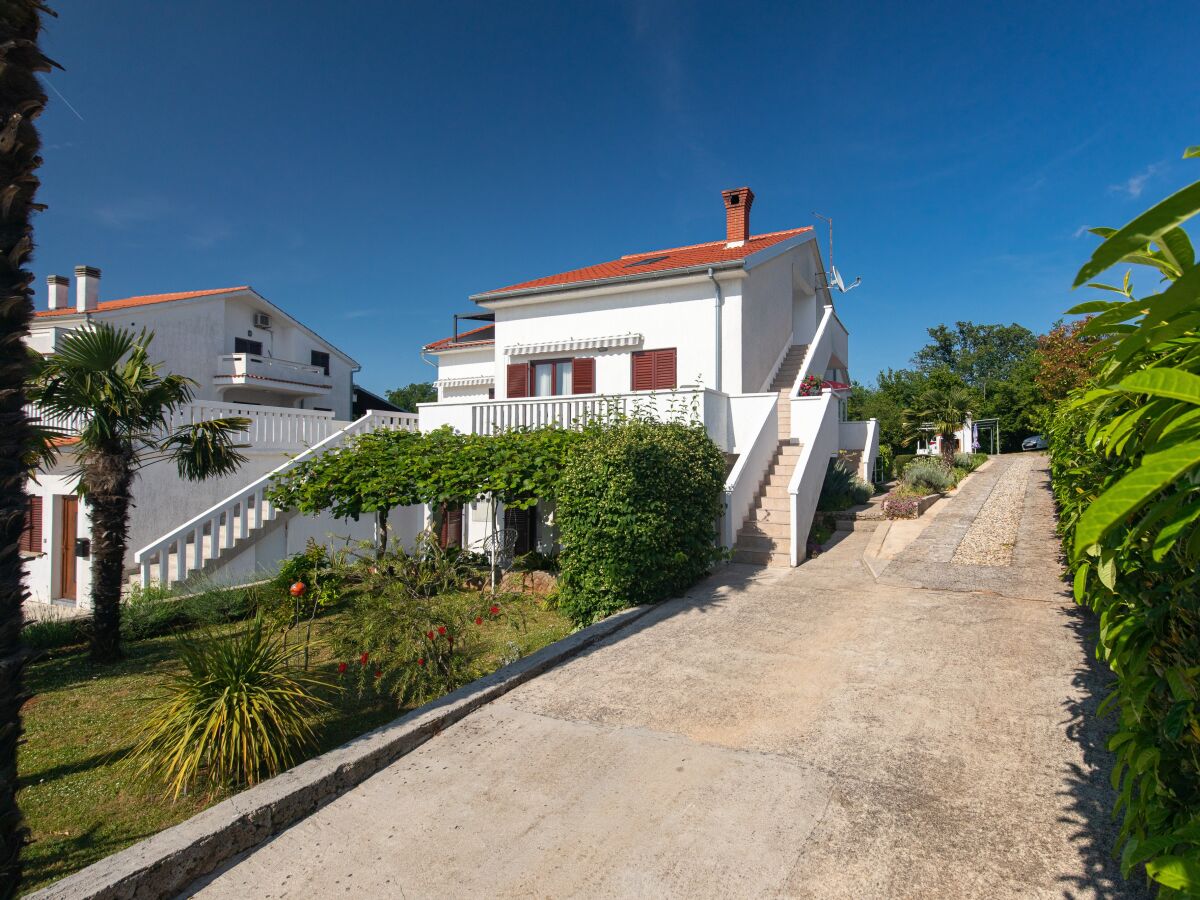 Apartment Two bedroom apartment with terrace Njivice, Krk A-17010-a - Outdoor photo 2