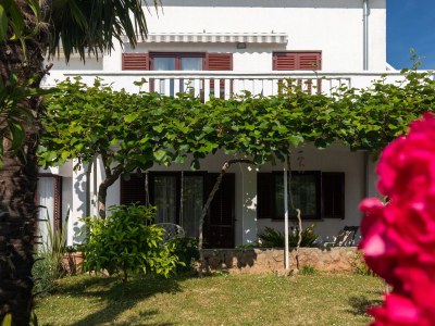 Apartment Two bedroom apartment with terrace Njivice, Krk A-17010-b - Outdoor photo 4