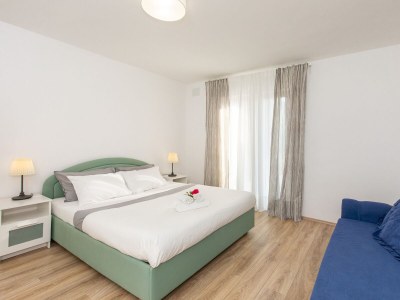 Apartment Two bedroom apartment with terrace Njivice, Krk A-17010-b - Outdoor photo 12