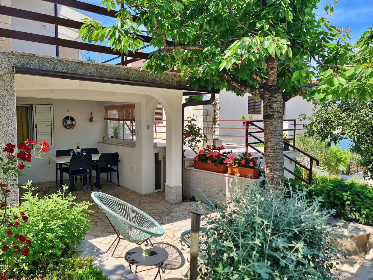 Apartment One bedroom apartment near beach Šilo, Krk A-18740-a - Outdoor photo 3