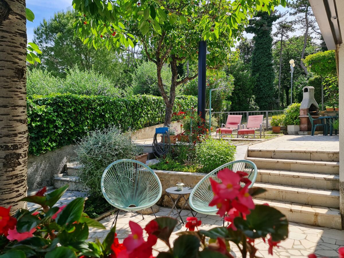 Apartment One bedroom apartment near beach Šilo, Krk A-18740-a - Outdoor photo 4