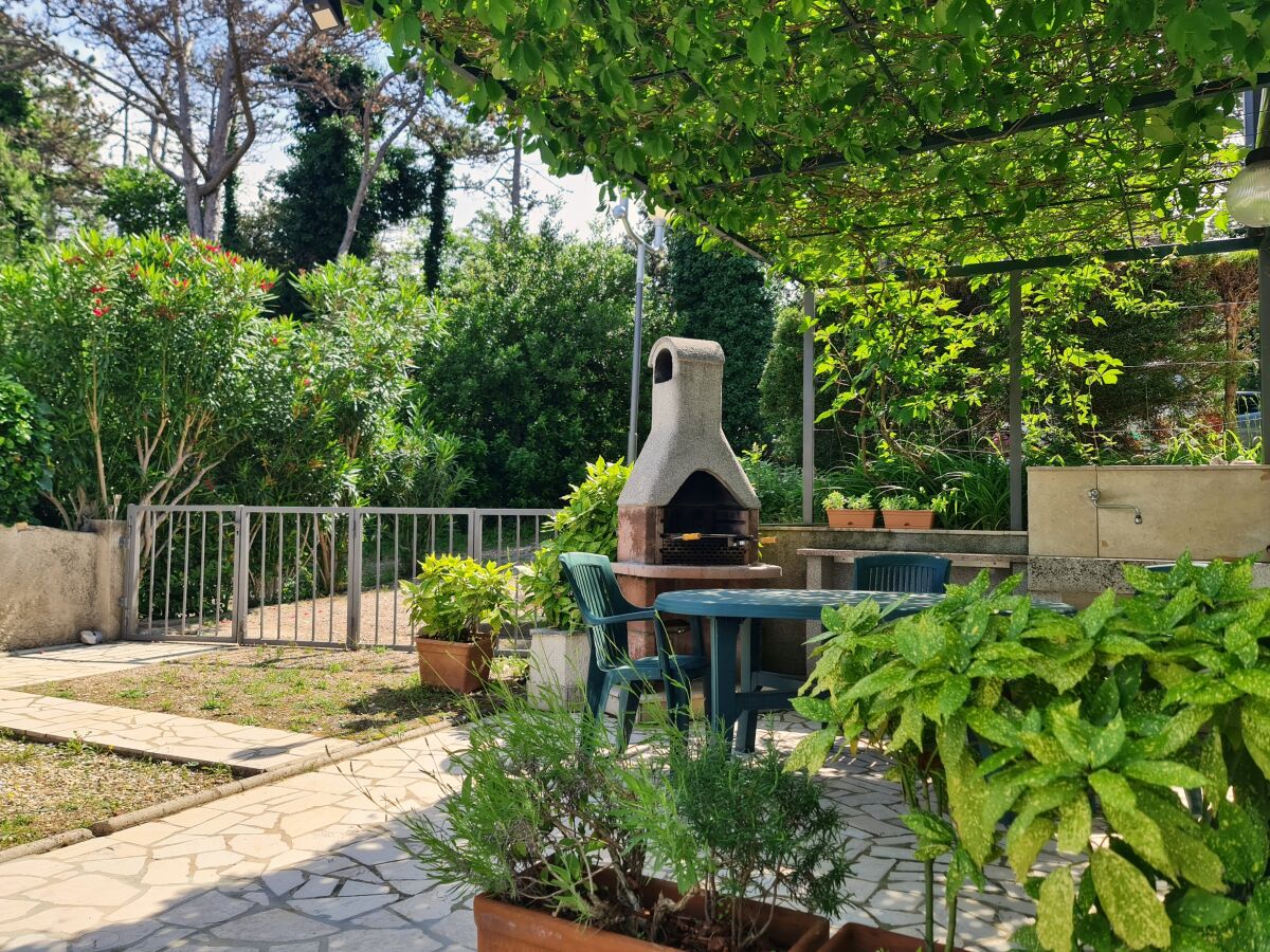 Apartment One bedroom apartment near beach Šilo, Krk A-18740-a - Outdoor photo 5