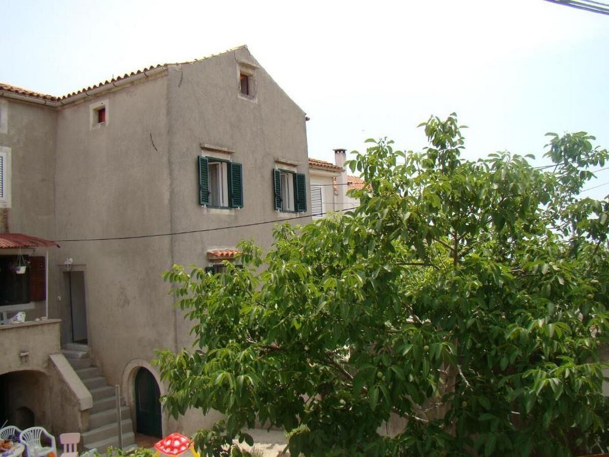 Holiday house Four-bedroom house with terrace Orlec, Cres K-19938