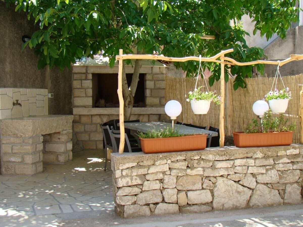 Holiday house Four-bedroom house with terrace Orlec, Cres K-19938 - Outdoor photo 2