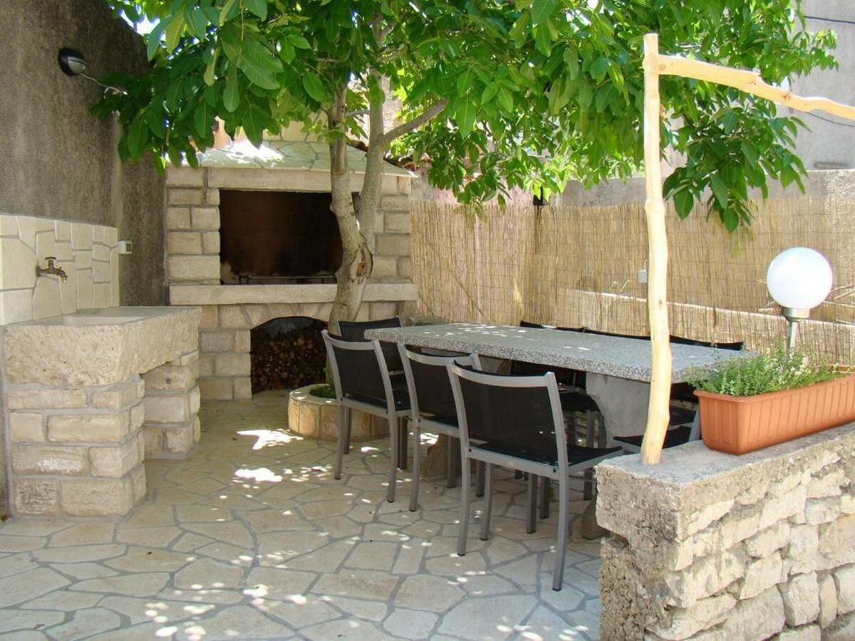 Holiday house Four-bedroom house with terrace Orlec, Cres K-19938 - Outdoor photo 3