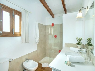 Villa Villa in Pollensa with Stunning Mountain Views - Features photo 22