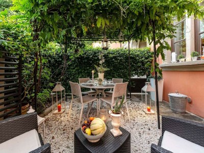 Holiday house Geräumiges Apartment mit privatem Garten - Outdoor photo 2