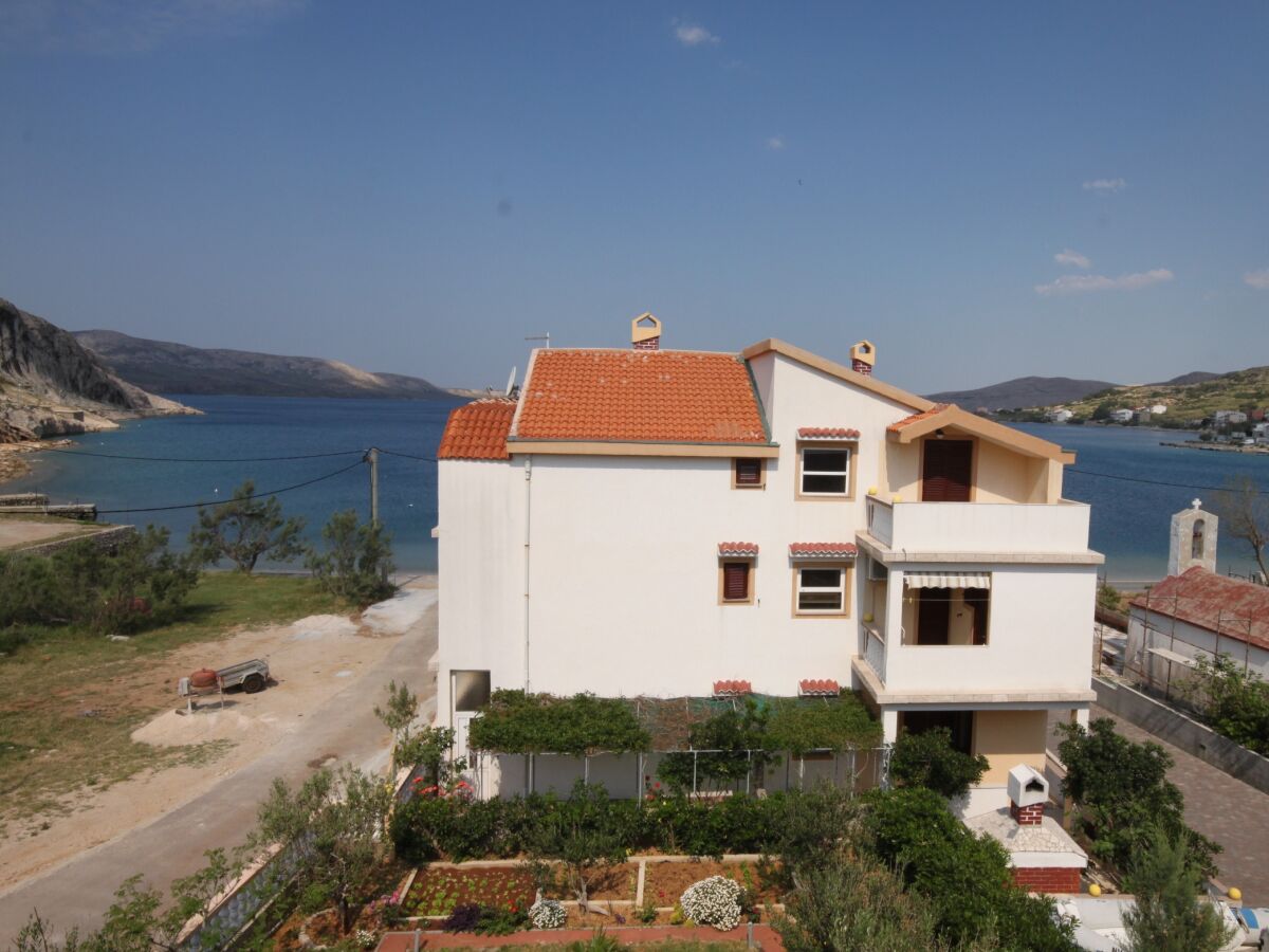 Apartment Two bedroom apartment near beach Metajna, Pag A-6497-b - Outdoor photo 4