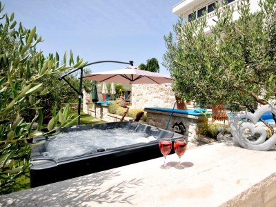 Holiday house Four-bedroom house with terrace and sea view Plano, Trogir K-23902 - Outdoor photo 9