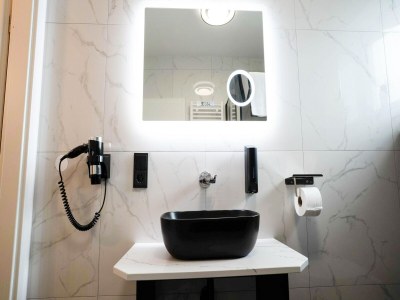 Apartment Moderne Ferienwohnung mit Terrasse in ruhiger Lage - Features photo 35