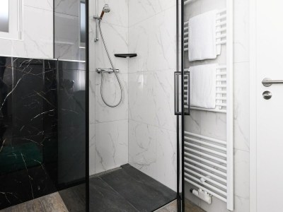 Apartment Moderne Ferienwohnung mit Terrasse in ruhiger Lage - Features photo 36