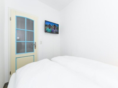 Apartment Komfortable Ferienwohnung mit Terrasse; Bensersiel - Features photo 21