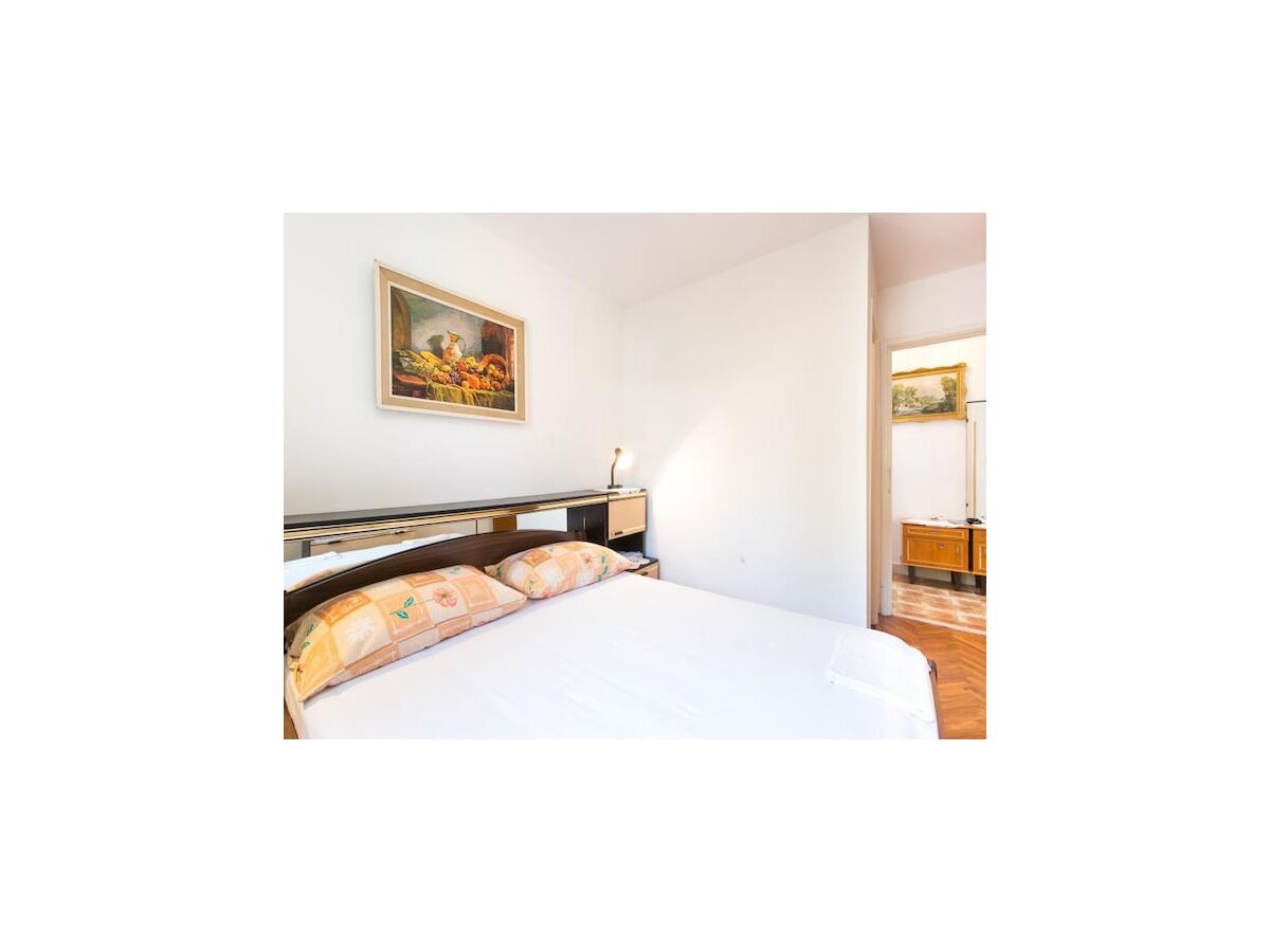 Apartment Guest House Raguz - Double Room - 4 - Features photo 2