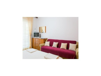 Apartment Guest House Raguz - Double Room - 6 - Features photo 4