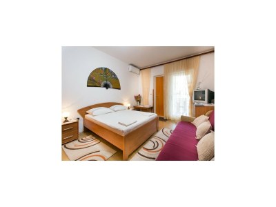 Apartment Guest House Raguz - Double Room - 6 - Features photo 8